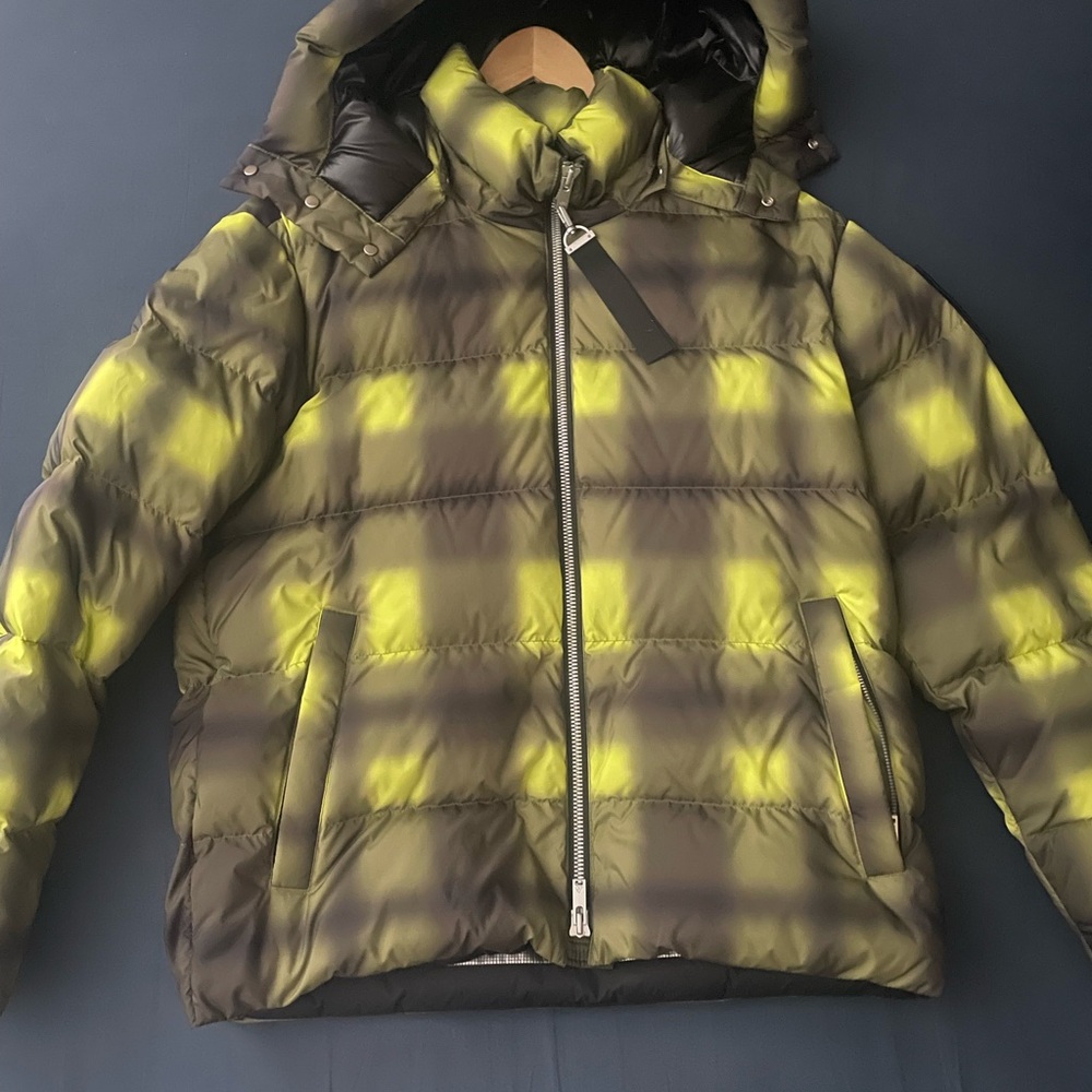 Stylish Yellow and Black Puffer Jacket